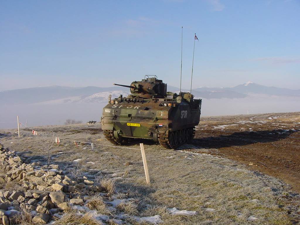 Dutch APC on Resolute Barbara Range (Glamoc)